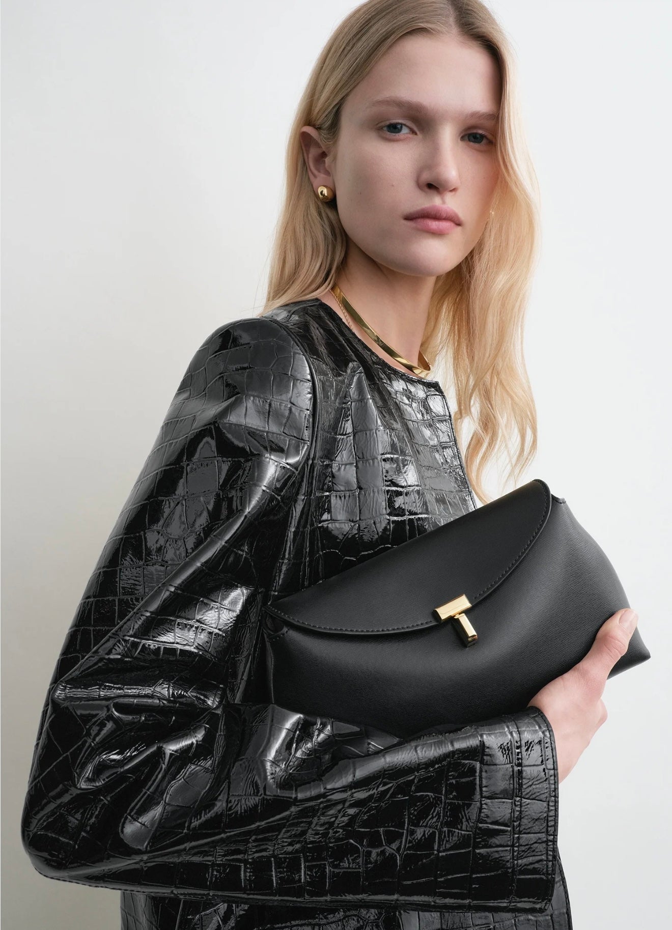 Toteme T-Lock Clutch Leather Black Gold